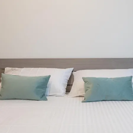 Maison Michelle アパート ベルガモ